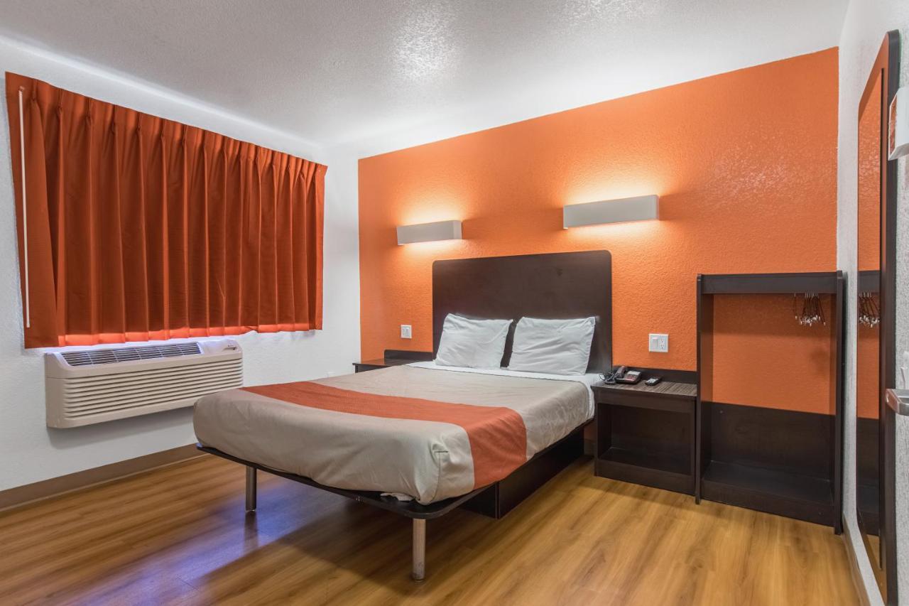 Motel 6 Bakersfield Extérieur photo