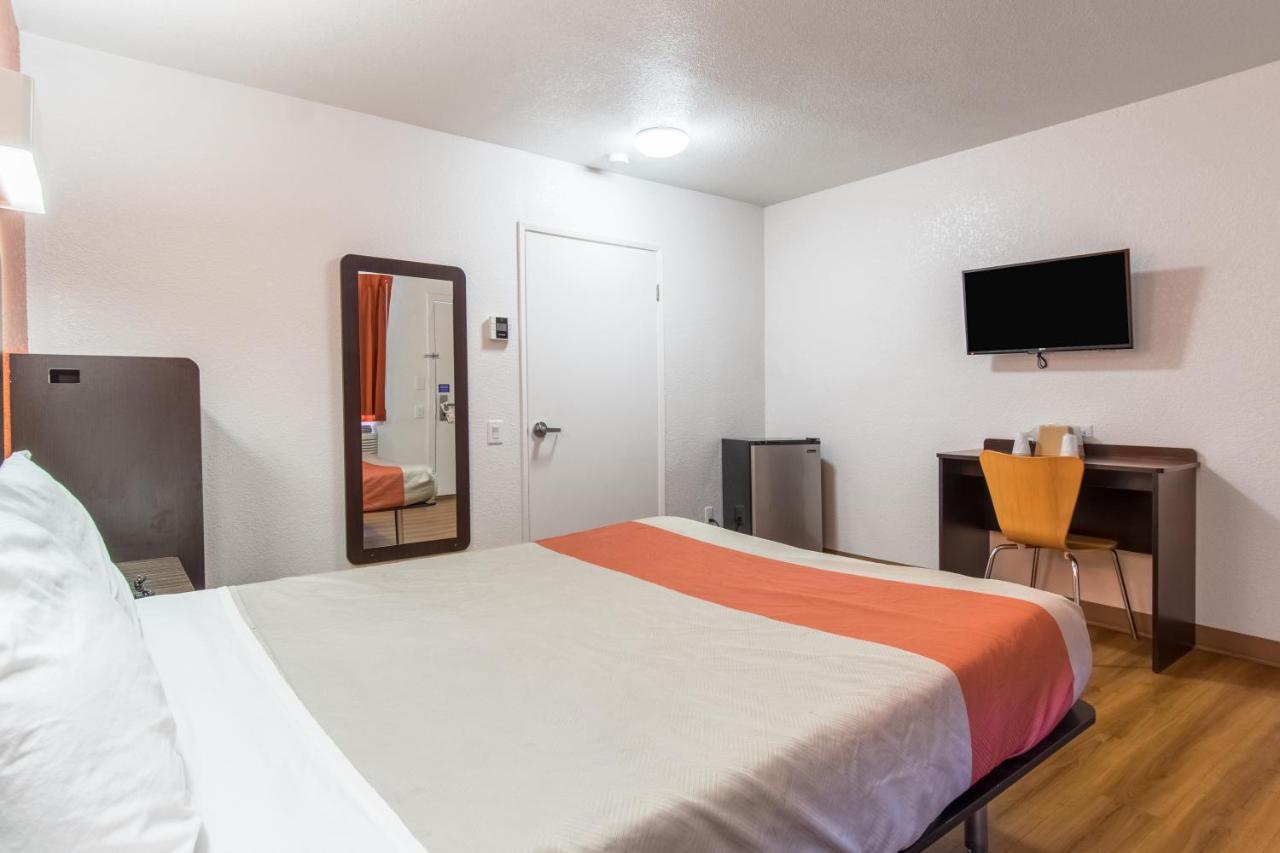 Motel 6 Bakersfield Extérieur photo