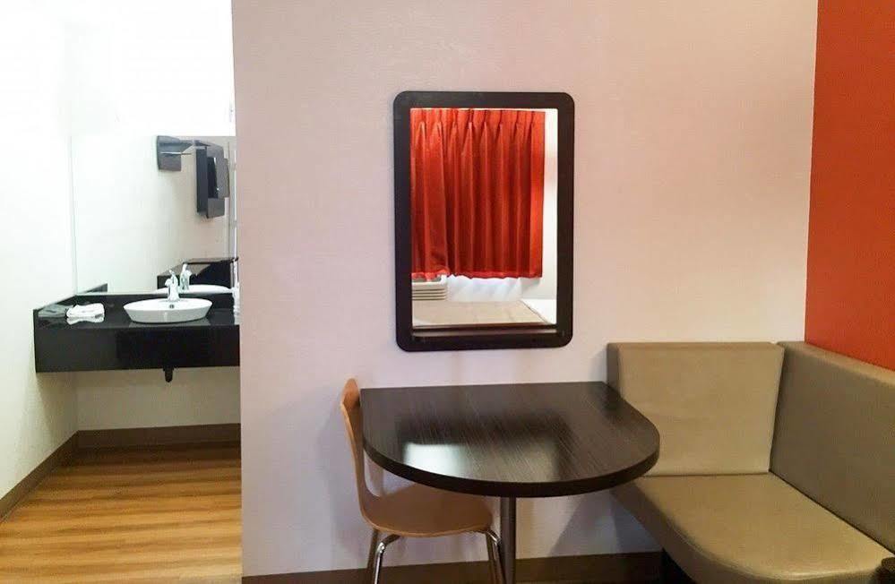 Motel 6 Bakersfield Extérieur photo