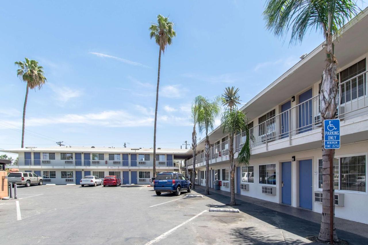 Motel 6 Bakersfield Extérieur photo