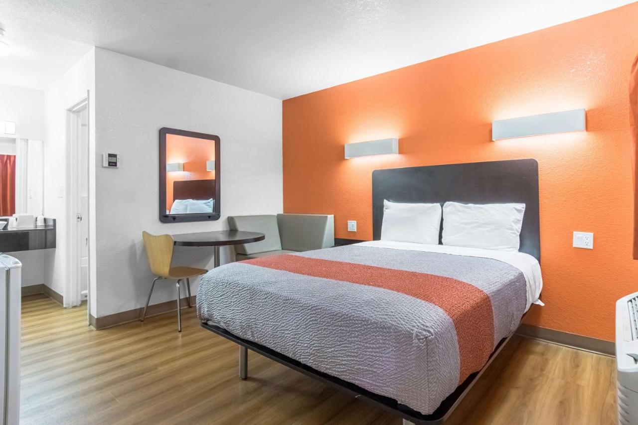 Motel 6 Bakersfield Extérieur photo