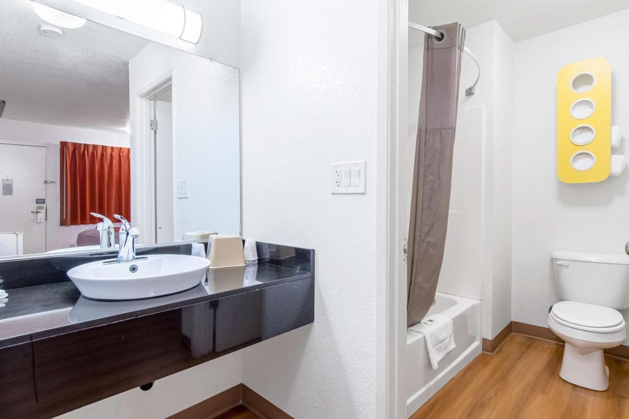 Motel 6 Bakersfield Extérieur photo