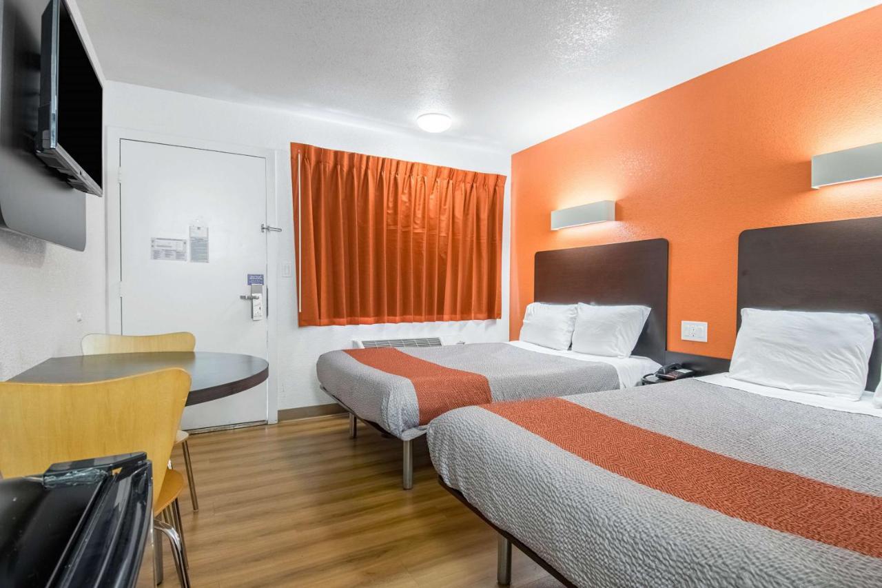 Motel 6 Bakersfield Extérieur photo